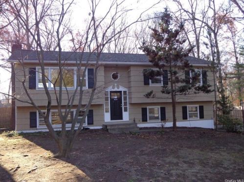 9 Stemmer Ln, Airmont, NY 10901-4304