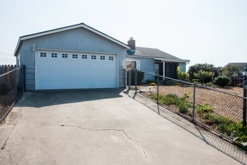 362 Reindollar Ave, Marina, CA 93933-3638