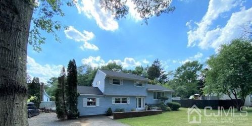 4 Ferro St, East Brunswick, NJ 08816-4207