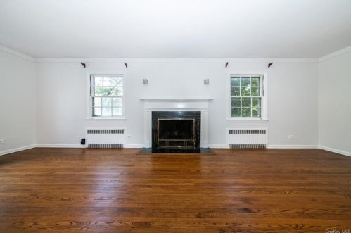 353 Hussey Rd, Mount Vernon NY  10552-2305 exterior