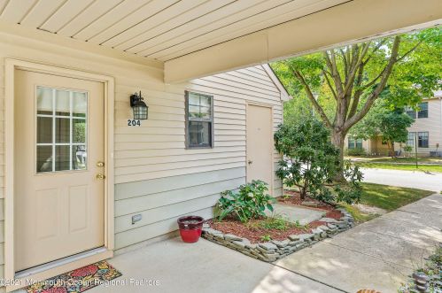 204 Pine Meadow Ct, Jackson Twp, NJ 08527-2568