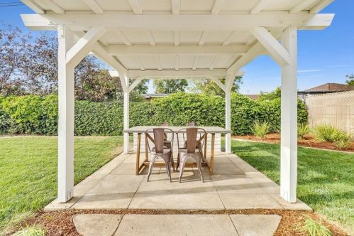 810 E St, Ontario CA  91762-3004 exterior