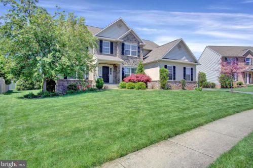74 Stone Run Dr, Navy Sup Dpt, PA 17050-7810