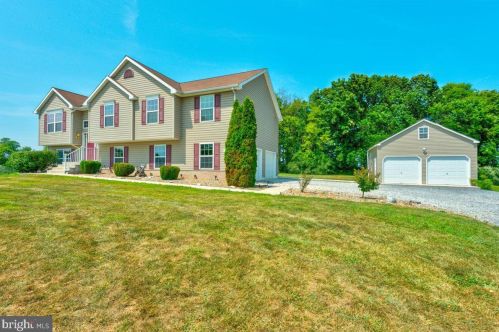 1749 Hayfield Ct, Upton, PA 17225-8906