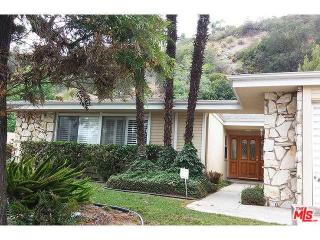 3308 Emerald Isle Dr, Glendale, CA 91206-1112