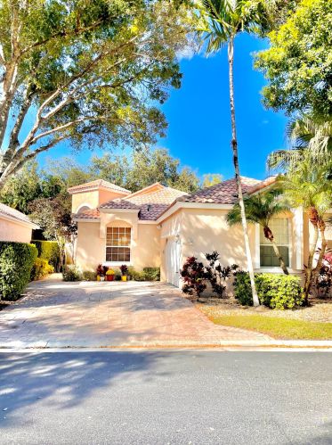 5171 Brookview Dr, Boynton Beach, FL 33437-1639