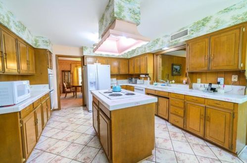 5165 Del Roy Dr, Dallas TX  75230-2924 exterior