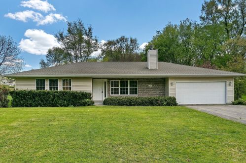 1345 Edgewood Dr, Lake Geneva, WI 53147-1079