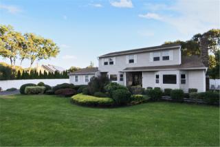 10 Space Ave, Farmingville NY  11738 exterior