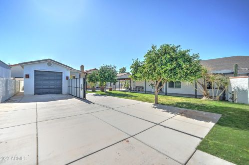 4945 Acoma Dr, Glendale AZ  85306-3827 exterior