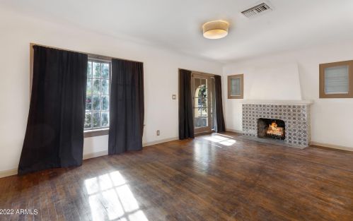 2515 10 St, Phoenix AZ 85020-5821 exterior