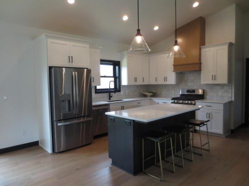 3102 Point Rd, Green Bay, WI 54313-5444