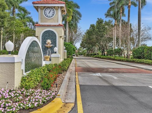 6090 Lake Hibiscus Dr, Delray Beach FL  33484-4617 exterior