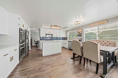 22114 Pamplico Dr, Santa Clarita CA  91350-2186 exterior