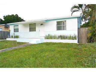 6433 Custer St, Hollywood, FL 33024-2023