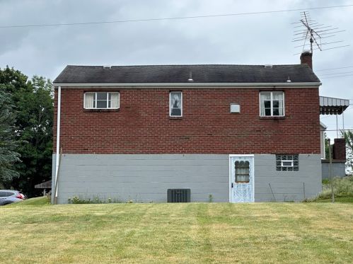 621 Bayne St, Mckeesport, PA 15132-6406