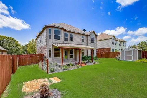 125 Sweet Gum, Uhland TX  78640-5961 exterior