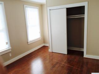 328 Columbia St, Hudson NY  12534-1906 exterior