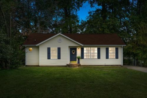 566 Lorie Ln, Clarksville, TN 37042-7127