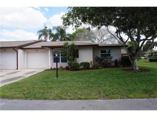 2943 Captiva Gardens Dr, Sarasota, FL 34231-7904