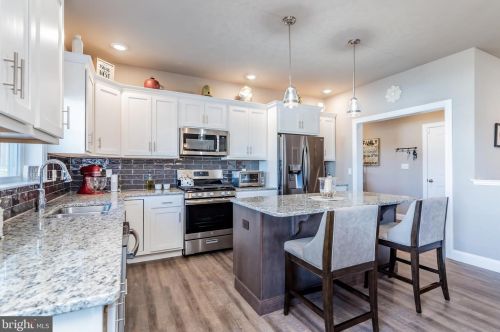 112 White Deer Way, Carlisle PA  17013-7600 exterior