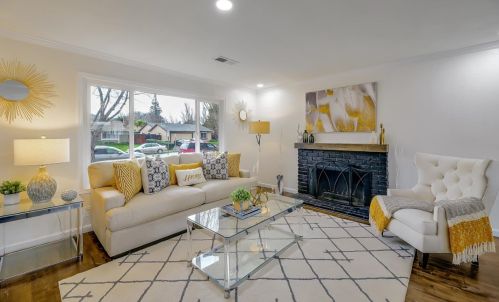 6870 Glenview Dr, Gilroy, CA 95020-6515