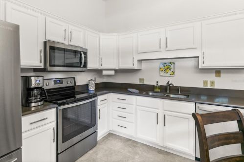 25749 Pinehurst St, Mount Plymouth FL  32776-9014 exterior