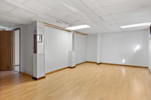 3023 Oakland Ave, Milwaukee WI 53211-3233 exterior