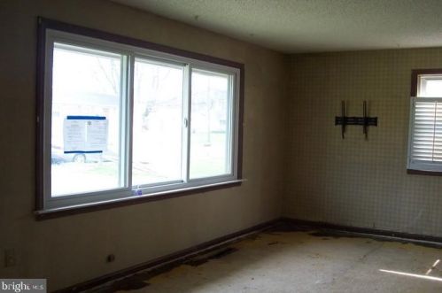 1157 Harker Ave, West Deptford, NJ 08096-1172