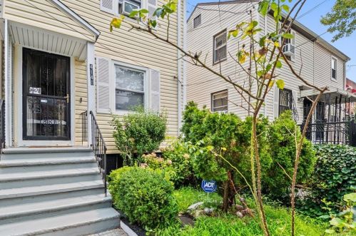 4140 Murdock Ave, Bronx, NY 10466-2114