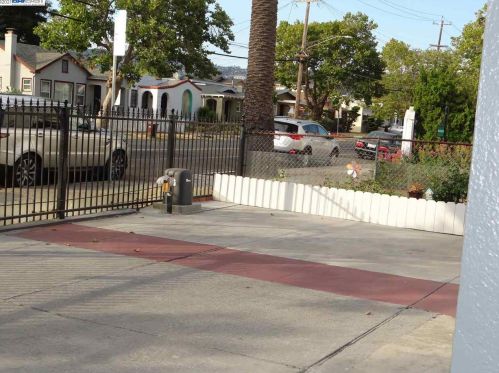 1434 Havenscourt Blvd, Oakland CA  94621-3628 exterior