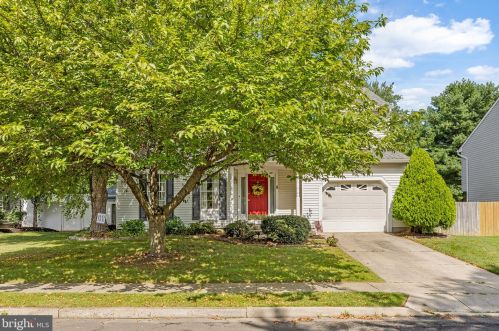 26 Jennifer Ln, Yardley, PA 19067-3509