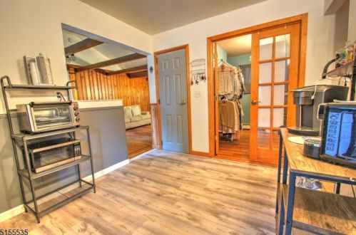 25 Grandview Ln, West Milford NJ  07480-1424 exterior