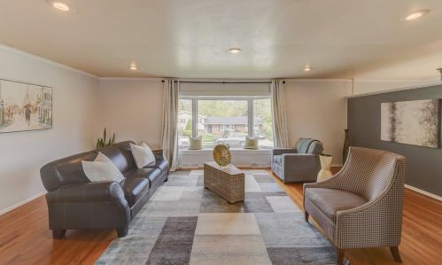 7739 Virginia Pl, Gary, IN 46410-5642