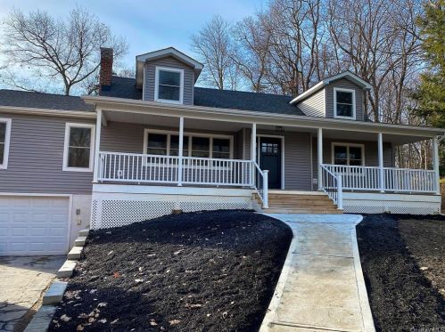 16 Daria Dr, Poughkeepsie, NY 12603-5430