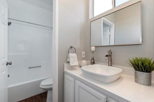 126 33 St, Newport Beach CA  92663-3028 exterior