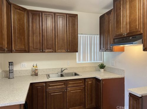 211 Olive Ave, Rialto CA  92376-5917 exterior