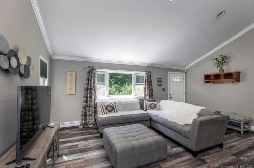 75 Candle Hill Rd, Danbury CT  06812-2412 exterior