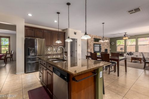 1958 Sunnyvale Ave, Gilbert AZ  85295-9089 exterior