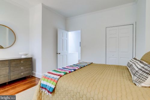 421 1st St, Washington DC 20003-1827 exterior