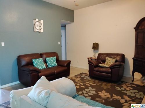 690 Schneider Rd, Seguin TX  78155-1640 exterior