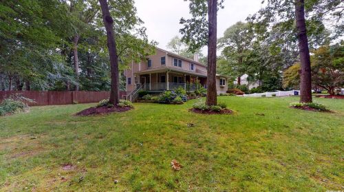 15 Hillcrest Pl, Mount Sinai, NY 11766-1712