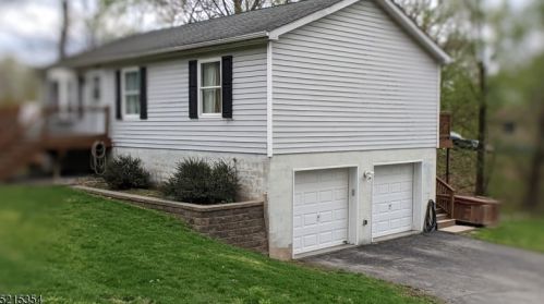 31 Arrowhead Dr, Wantage NJ  07461-1210 exterior