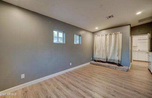 7814 11th Ave, Phoenix AZ  85021-7113 exterior