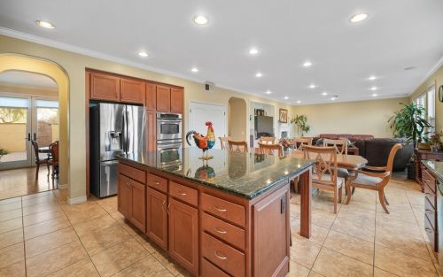 1050 Straightaway Ct, Oceanside CA  92057-1949 exterior