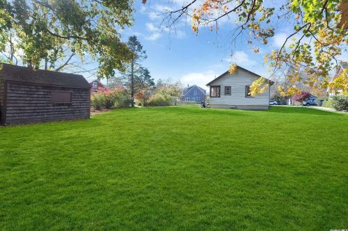 610 Bailey Ave, Greenport NY  11944-1256 exterior