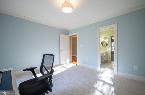 281 Golden Woods Ct, Great Falls VA  22066-4152 exterior