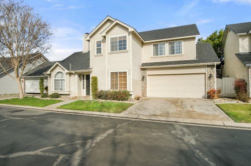 2825 Stone Ter, Modesto CA  95355-9189 exterior