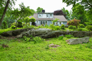 570 Barrett Hill Rd, Mahopac, NY 10541-2407