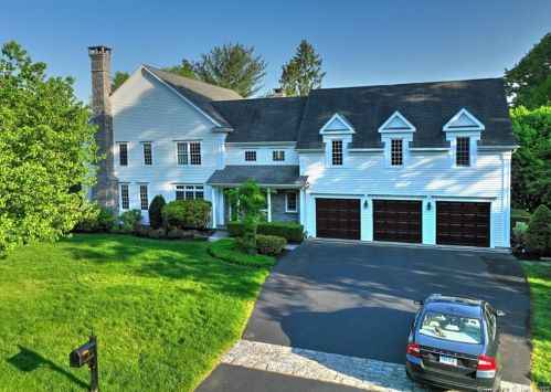 7 Old Tree Farm Ln, Bridgeport, CT 06611-1153